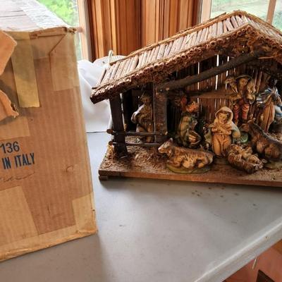 Vintage Nativity with Creche and original Box from Italy