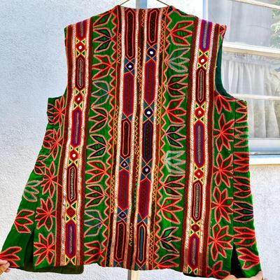 LOT 195  MIRROR CLOTH VEST REVERSIBLE SIZE M