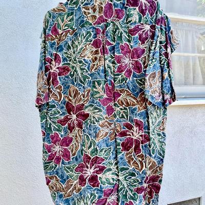 LOT 196   VINTAGE HIS & HERS HILO HATTIE MATCHING SHIRT & MUU MUU
