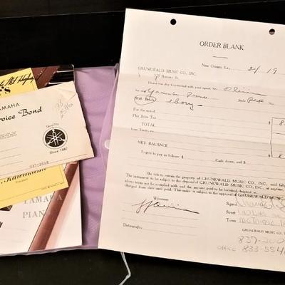 Lot #111    YAMAHA P2F upright piano with bench and paperwork - NICE