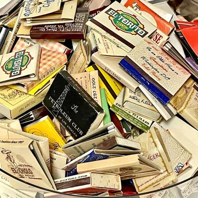 LOT 199  BIG BATCH OF VINTAGE MATCH BOOK COVERS BOX MATCHES FRONT STRIKE