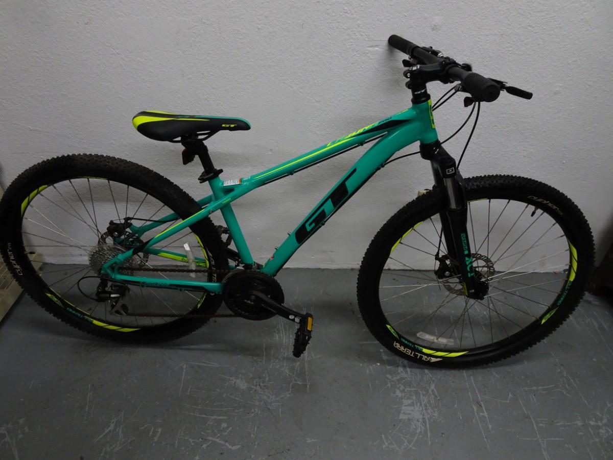 LOT 4. GT LAGUNA PRO MOUNTAIN BIKE