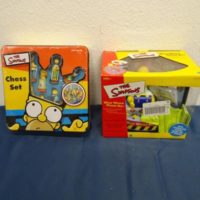 LOT 15   SIMPSONS CHESS SET AND GAME