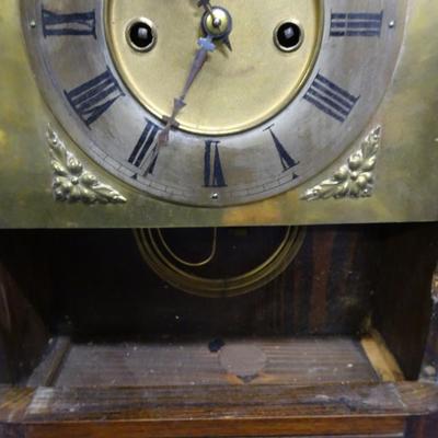 LOT 18. CLOCK
