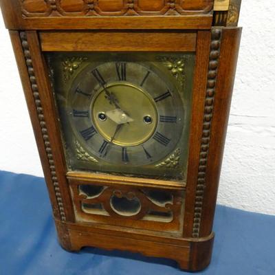LOT 18. CLOCK