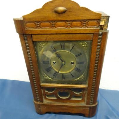 LOT 18. CLOCK