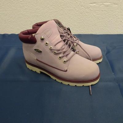 LOT 20. LUGZ BOOTS