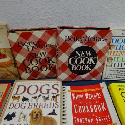 LOT 24. COLLECTION OF BOOKS