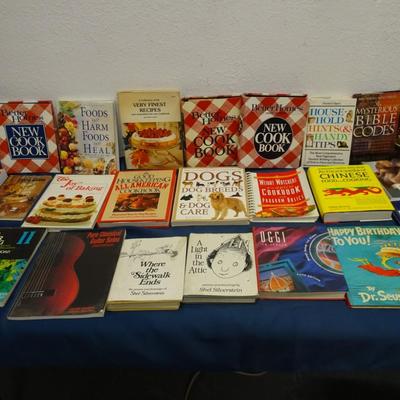 LOT 24. COLLECTION OF BOOKS