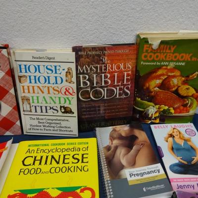 LOT 24. COLLECTION OF BOOKS