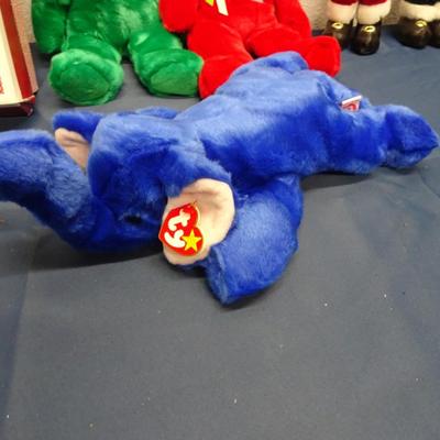 LOT 25. DOLLS AND LARGE TY PLUSH TOYS