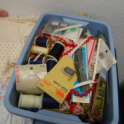 LOT 27. SEWING GEAR, PATTERNS AND MATERIAL