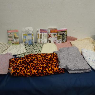 LOT 27. SEWING GEAR, PATTERNS AND MATERIAL