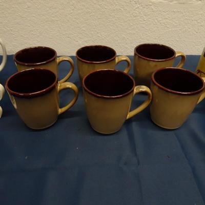 LOT 28. COFFEE MUG COLLECTION