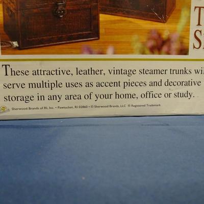 LOT 29 LEATHER MINI STEAMER TRUNK SET