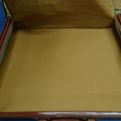 LOT 30. VINTAGE TRAVELLA LEATHER BRIEFCASE