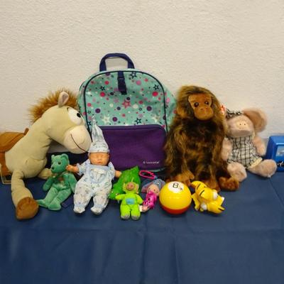 LOT 32. KIDS AMERICAN GIRL BACK PACK, PLUSH TOYS AND DOLL