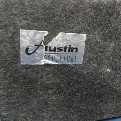 LOT 34. HOME DECOR AND GOLFER DECOR BY AUSTIN