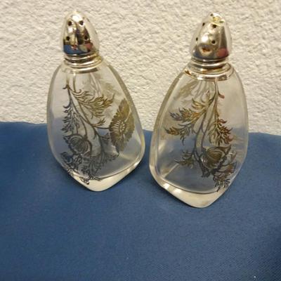 LOT 36. VINTAGE GRANADA ROSE FLATWARE SET