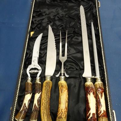 LOT 37. OTHELLO GERMAN MADE CARVING SET