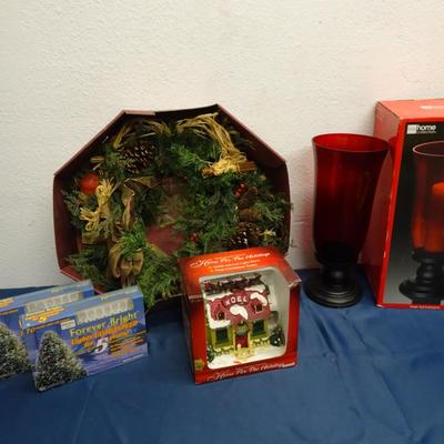LOT 39. HOME DECOR