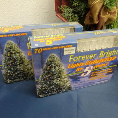 LOT 39. HOME DECOR