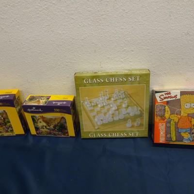 LOT 41. GLASS CHESS SET AND PUZZLES