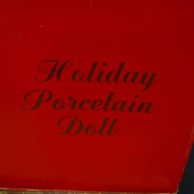 LOT 46. HOLIDAY DECOR