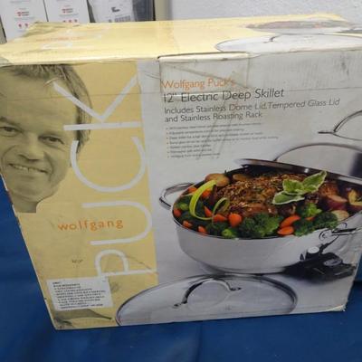 LOT 48. WOLFGANG PUCK ELECTRIC SKILLET