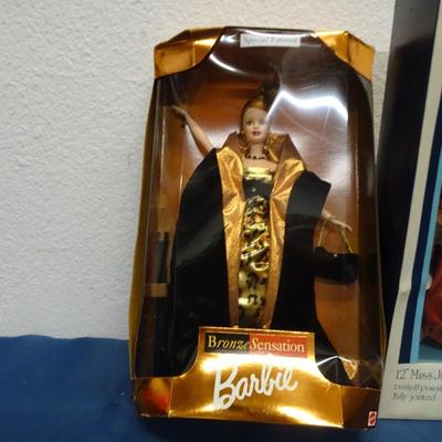 LOT 49. BARBIE AND PRECIOUS MOMENTS DOLL