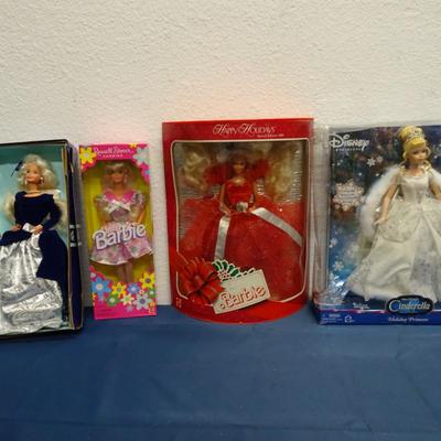 LOT 64. BARBIE DOLLS