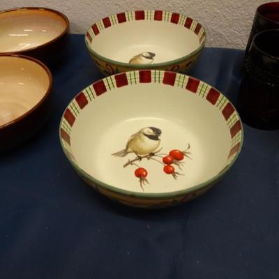 LOT #66   BOWLS AND GLASSES SET