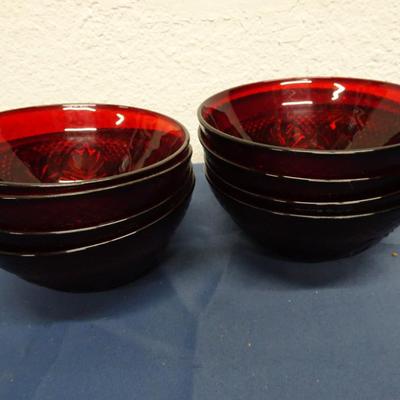 LOT 73. VINTAGE DISNEYLAND SALE AND PEPPER SHAKERS AND BOWLS