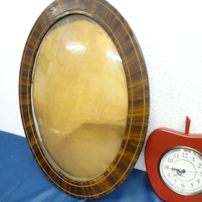 LOT 76. HOME DECOR AND VINTAGE FRAME