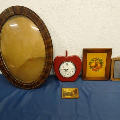 LOT 76. HOME DECOR AND VINTAGE FRAME