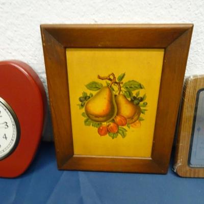 LOT 76. HOME DECOR AND VINTAGE FRAME
