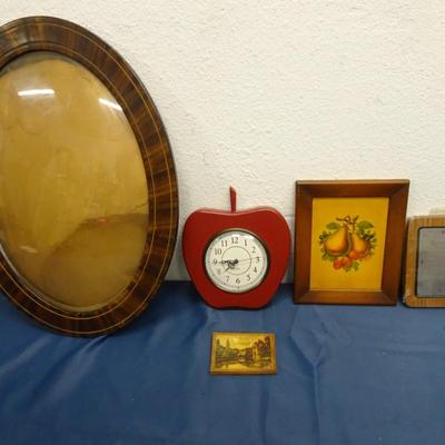 LOT 76. HOME DECOR AND VINTAGE FRAME