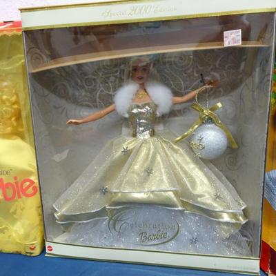 LOT 81. BARBIE DOLLS