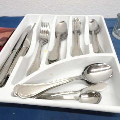 LOT 84. FLATWARE AND HOME DECOR