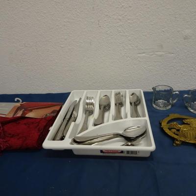LOT 84. FLATWARE AND HOME DECOR