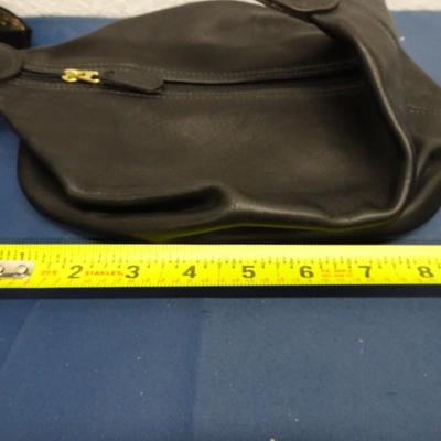LOT 87. HAND BAGS