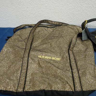 LOT 87. HAND BAGS
