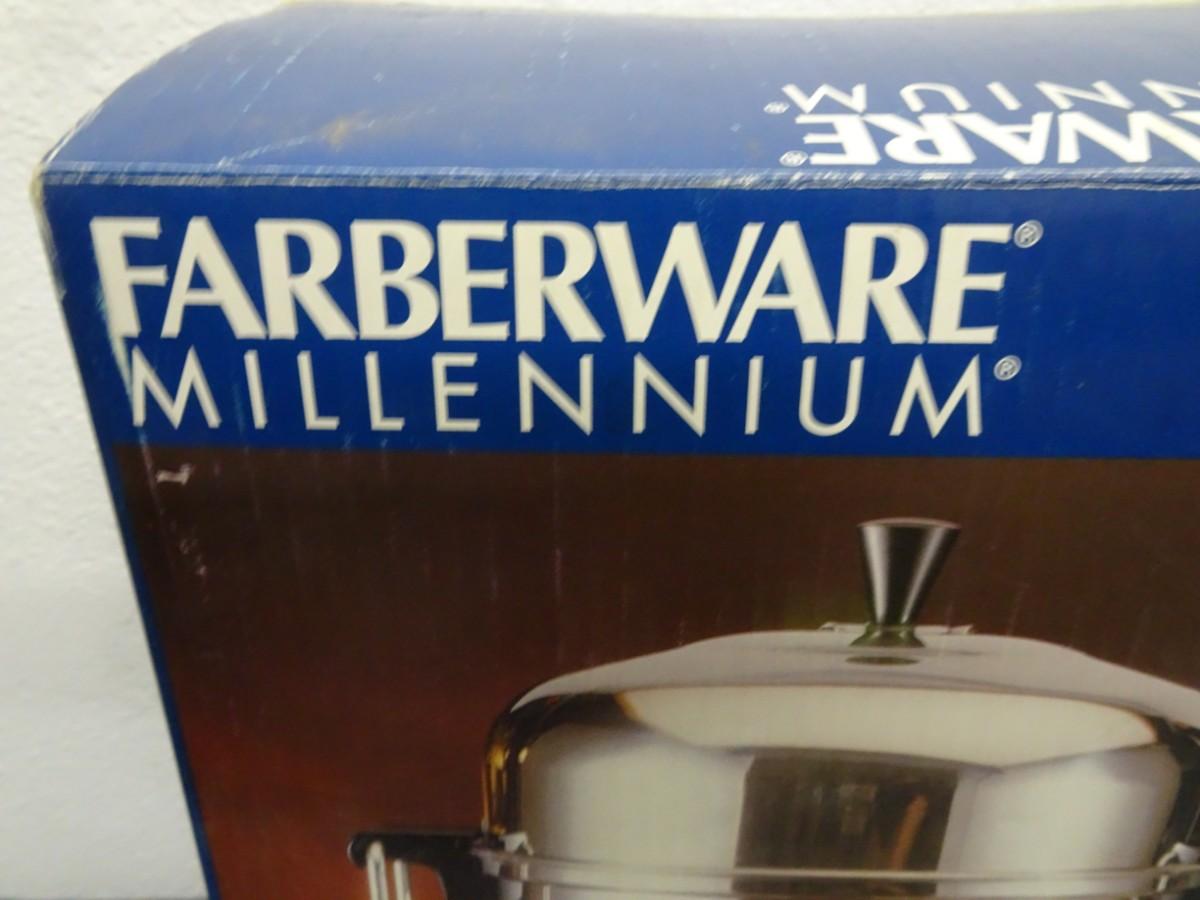 LOT 90. FARBERWARE COFFEE POT