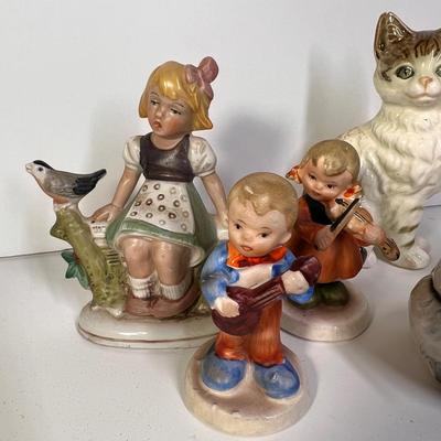 Mix Lot of 7 Porcelain Figurines Incl. Goebel, Lefton