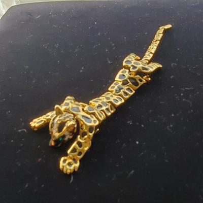 Panther Shoulder Pin