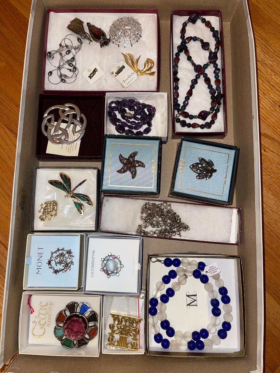 3B10Costume Jewelry Lot