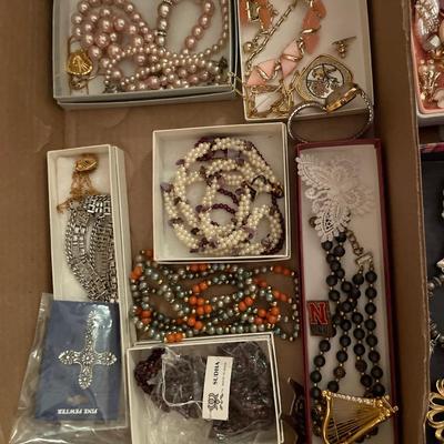 3B16-Costume jewelry lot