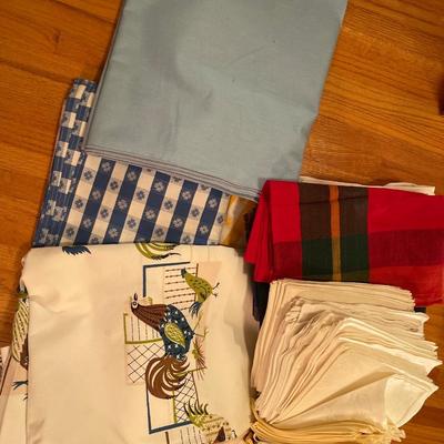 3B29-Tablecloths and napkins