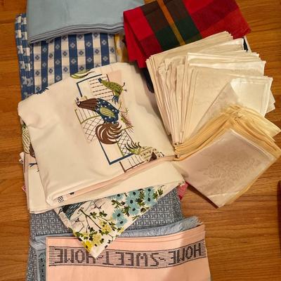 3B29-Tablecloths and napkins