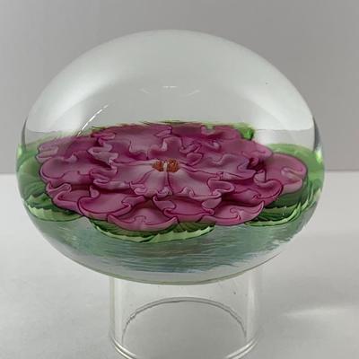 Lot 33 Lundberg Studios by Daniel Salazar paperweight
